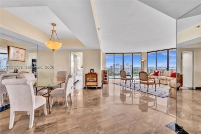 Comprar apartamento en Hamptons West 1907