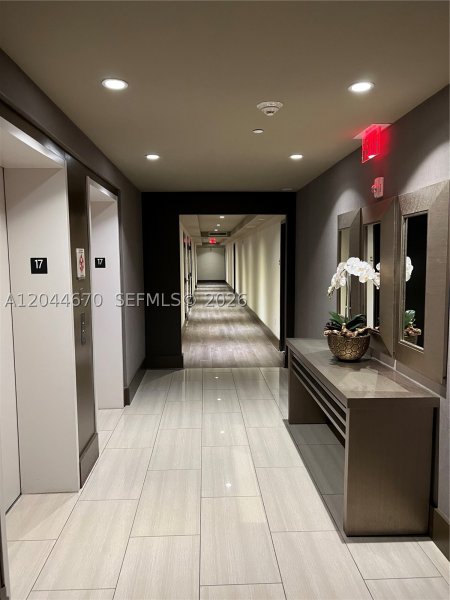 Comprar apartamento en 5252 Paseo Doral 1707
