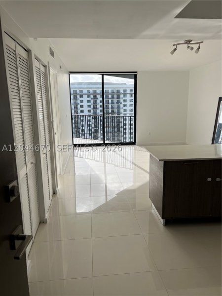 Comprar apartamento en 5252 Paseo Doral 1707