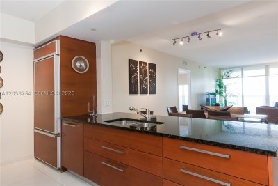 Comprar apartamento no Beach Club Two 3204