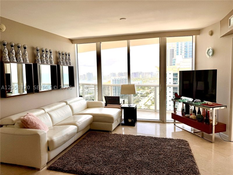 Aluguel de apartamento no Ocean Four 2502