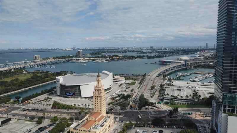 Comprar apartamento en 501 First Residences 1006