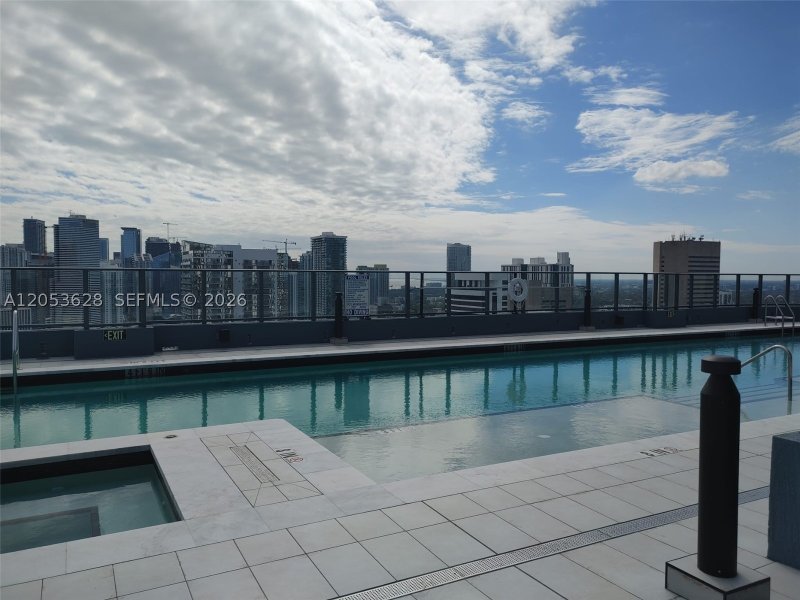 Comprar apartamento en 501 First Residences 1006