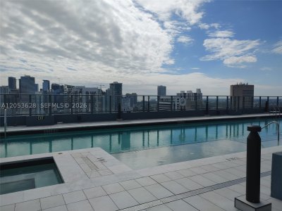 Comprar apartamento no 501 First Residences 1006