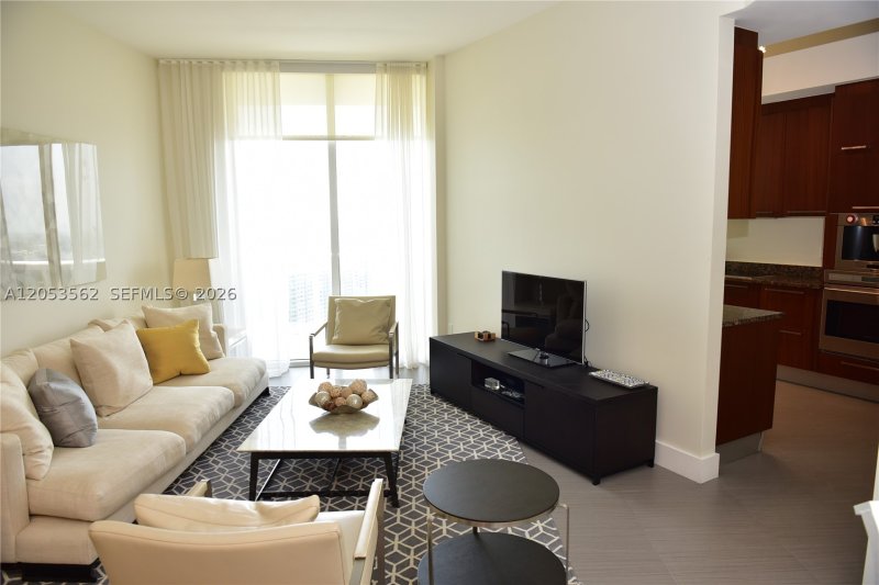 Comprar apartamento no Trump Tower Three 2905