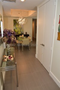 Comprar apartamento no Trump Tower Three 2905