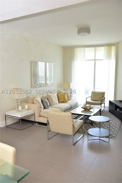 Comprar apartamento no Trump Tower Three 2905
