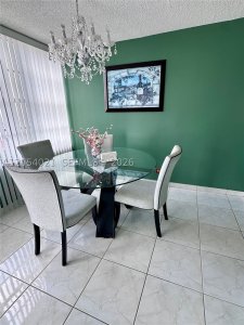 Comprar apartamento en Winston Towers 1905