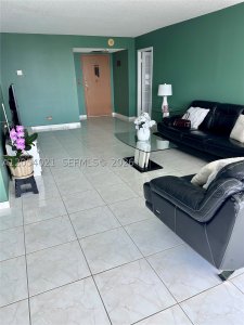 Comprar apartamento en Winston Towers 1905