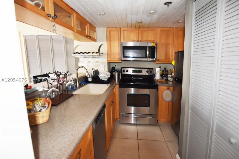 Apartment for rent at Brickell Key Two 1414