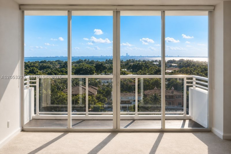 Apartment for rent at 5600 Collins 11L