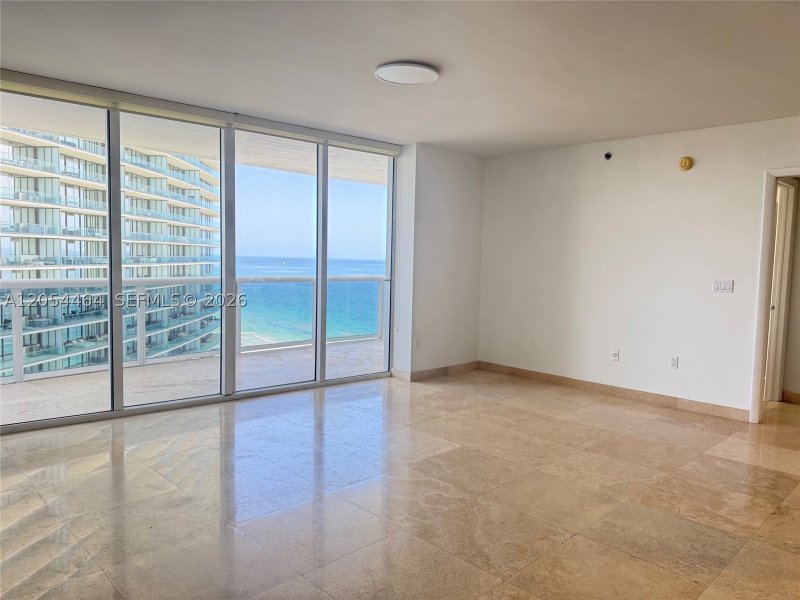 Alquiler de apartamento en Ocean Three 2502