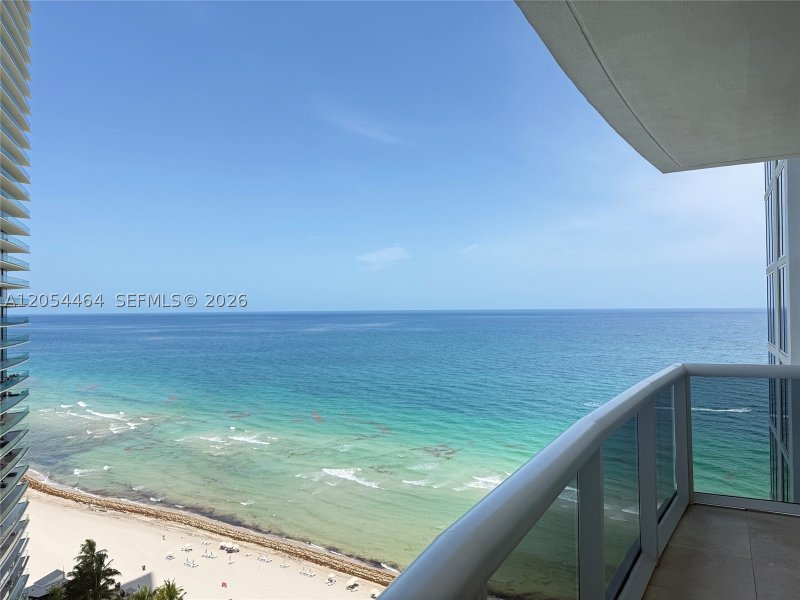 Alquiler de apartamento en Ocean Three 2502