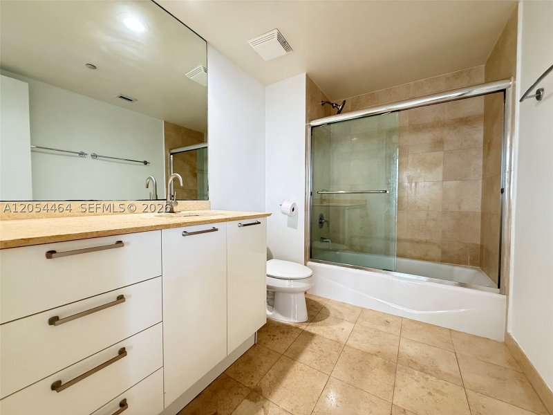 Alquiler de apartamento en Ocean Three 2502