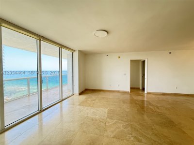 Alquiler de apartamento en Ocean Three 2502