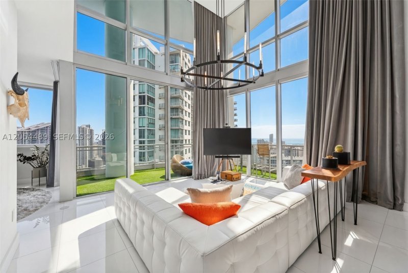 Condo for sale at The Ivy PH-12