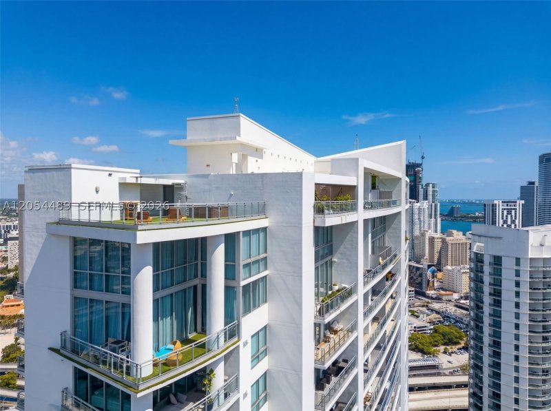 Condo for sale at The Ivy PH-12