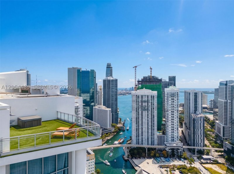 Condo for sale at The Ivy PH-12