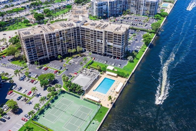 Condo for sale at Towers of Oceanview South 818