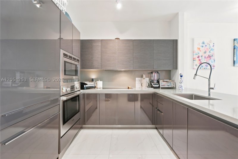 Condo for sale at The Bond 1607