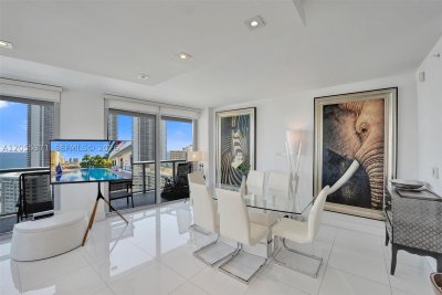 Comprar apartamento no Beachwalk T1902