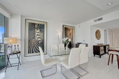 Comprar apartamento no Beachwalk T1902