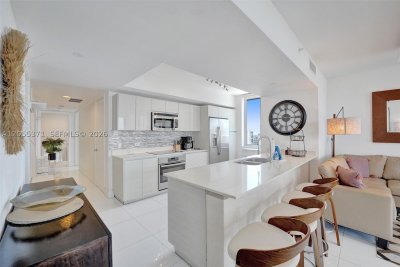 Comprar apartamento no Beachwalk T1902