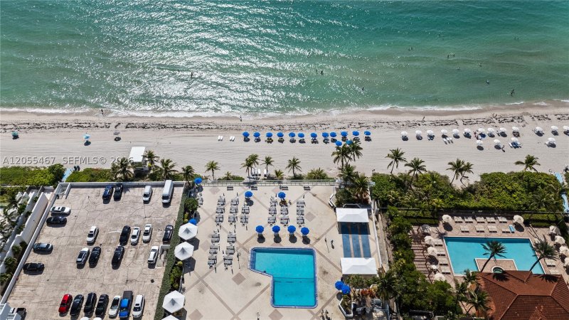 Condo for sale at Parker Plaza Estates 1716
