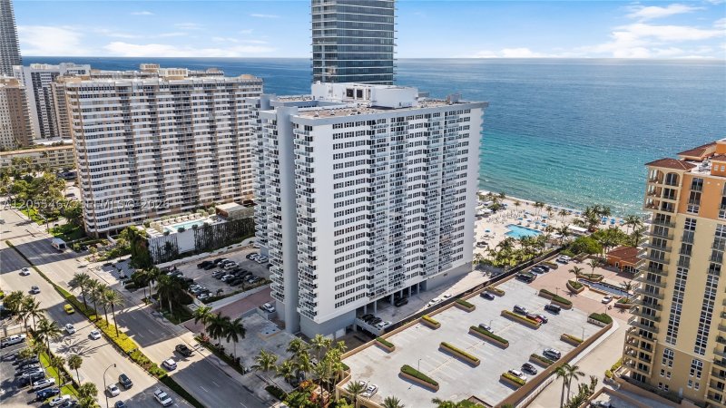 Condo for sale at Parker Plaza Estates 1716