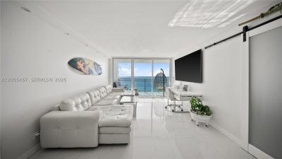 Comprar apartamento no Parker Plaza Estates 1716