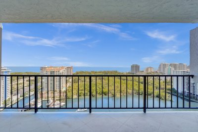 Comprar apartamento en The Corinthian 22F