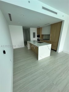 Alquiler de apartamento en One Park Tower by Turnberry 1407