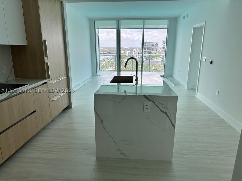Alquiler de apartamento en One Park Tower by Turnberry 1407