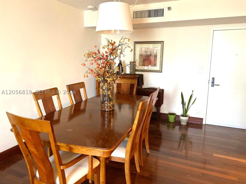 Condo for sale at Mystic Pointe 500 1208