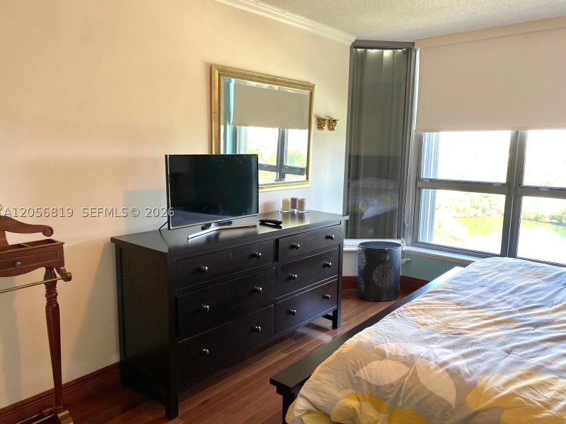 Condo for sale at Mystic Pointe 500 1208