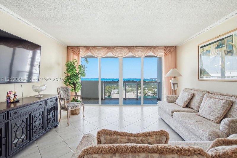 Condo for sale at Pavilion 1723