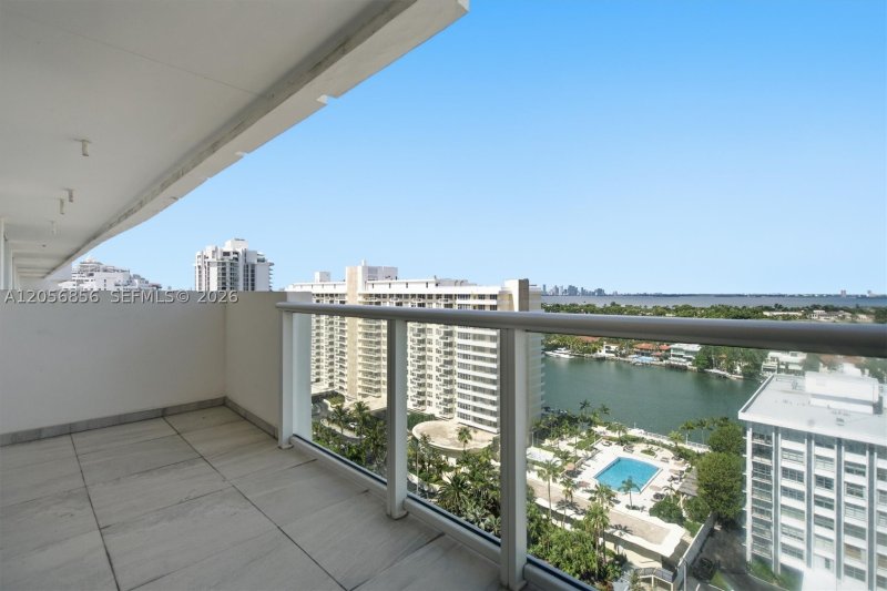 Condo for sale at Pavilion 1723