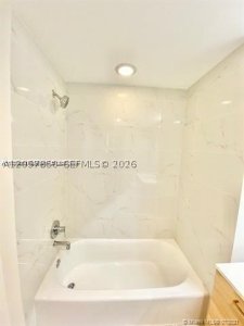 Aluguel de apartamento no The Harbour 702