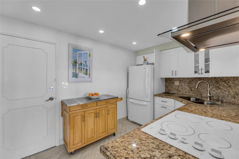 Condo for sale at Coral Ridge Towers 1112A