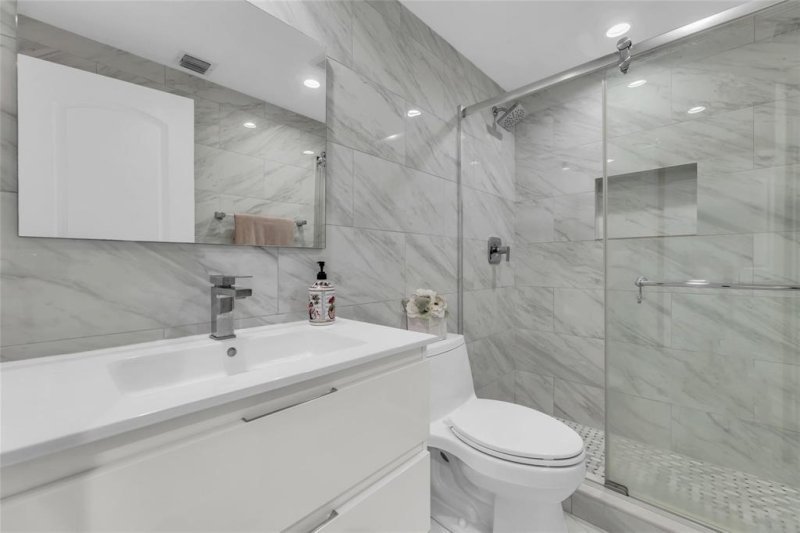 Condo for sale at Coral Ridge Towers 1112A