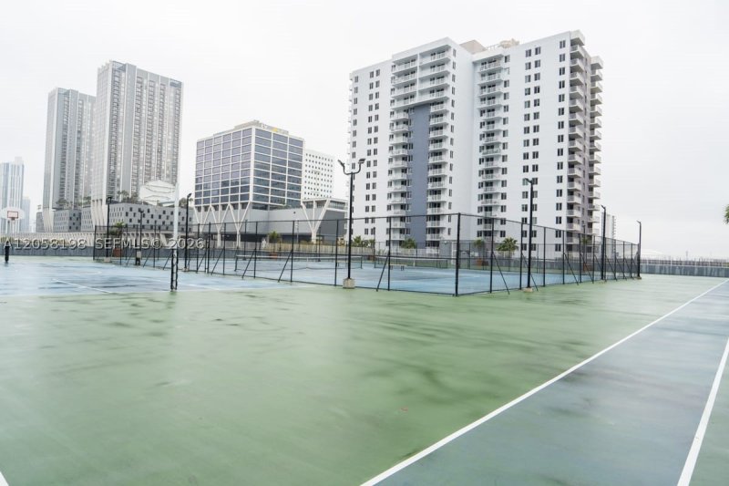 Apartment for rent at Madison Miami E-1610