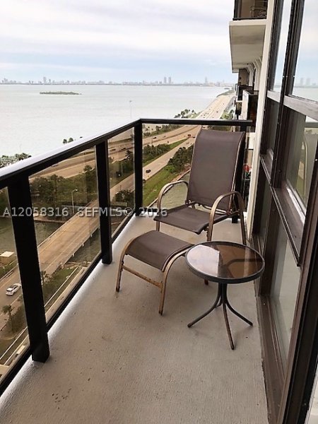 Comprar apartamento en Charter Club Condos T1