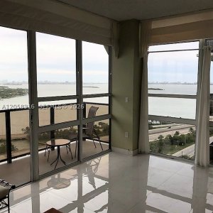 Comprar apartamento en Charter Club Condos T1