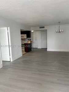 Comprar apartamento en Gables Plaza 501
