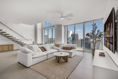 Aluguel de apartamento no Mint at Riverfront 5204