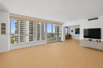 Comprar apartamento no Atlantic Two at The Point 1605