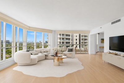 Comprar apartamento no Atlantic Two at The Point 1605