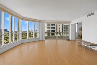 Comprar apartamento no Atlantic Two at The Point 1605