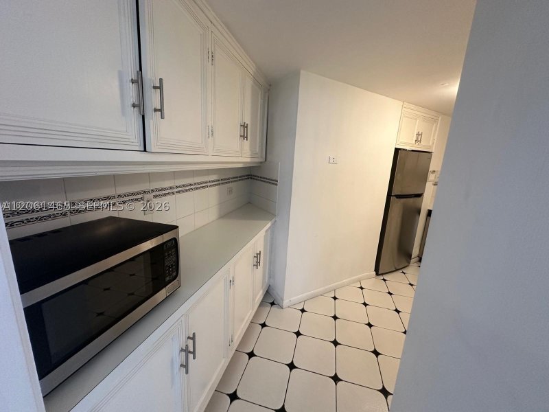 Apartment for rent at Four Ambassadors 1408