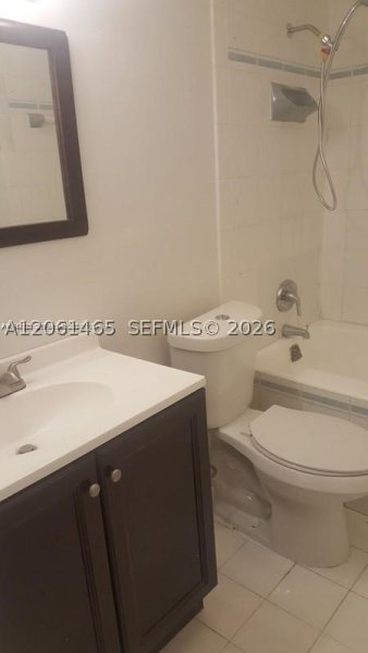 Apartment for rent at Four Ambassadors 1408